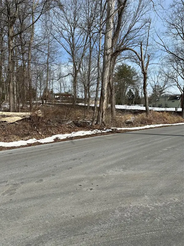 109 Cardinal Road, Hyde Park, NY 12538