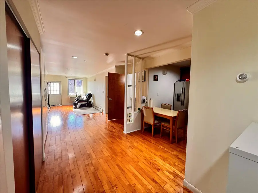 37-10 149th Place #3A, Flushing, NY 11354 - Image #2
