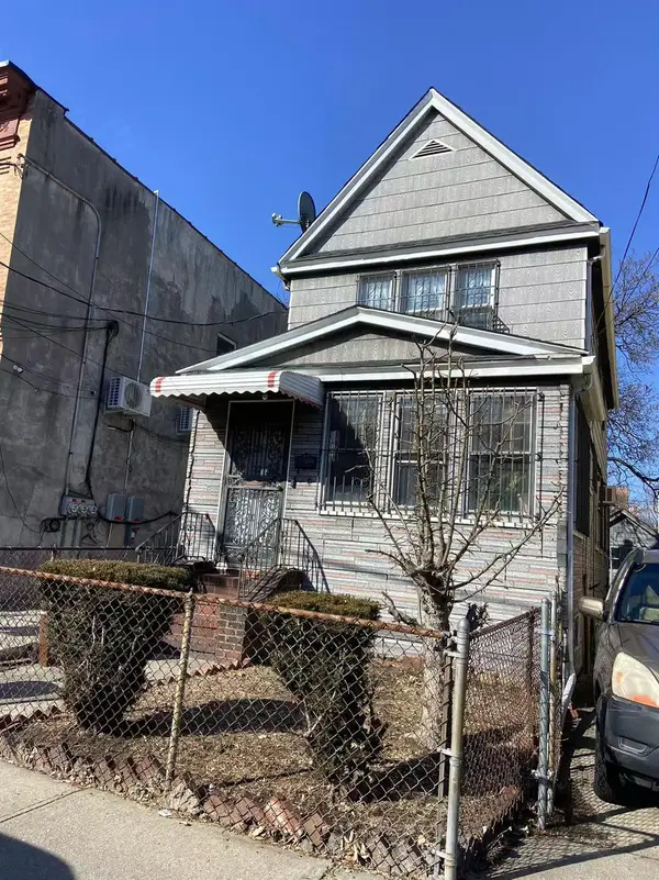 8621 59th Avenue, Elmhurst, NY 11373