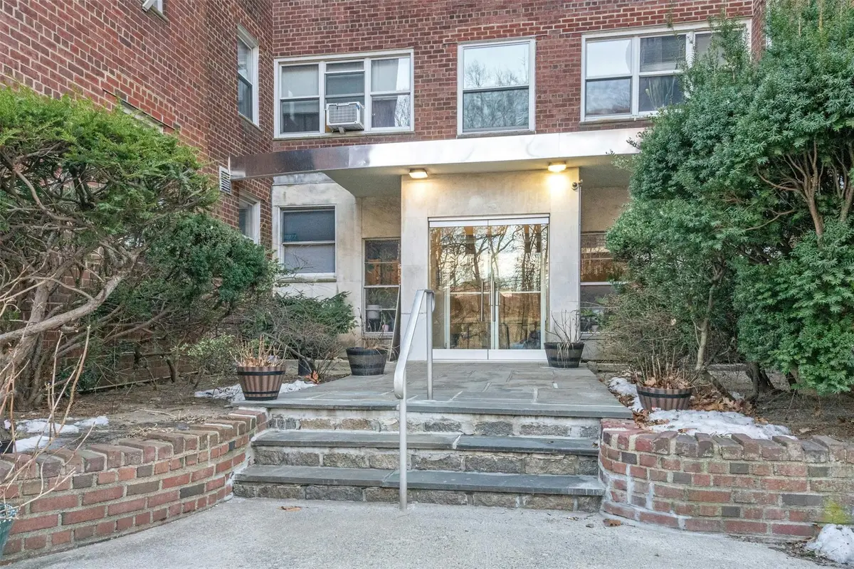 1234 Midland Ave #5F, Bronxville, NY 10708 - Image #1