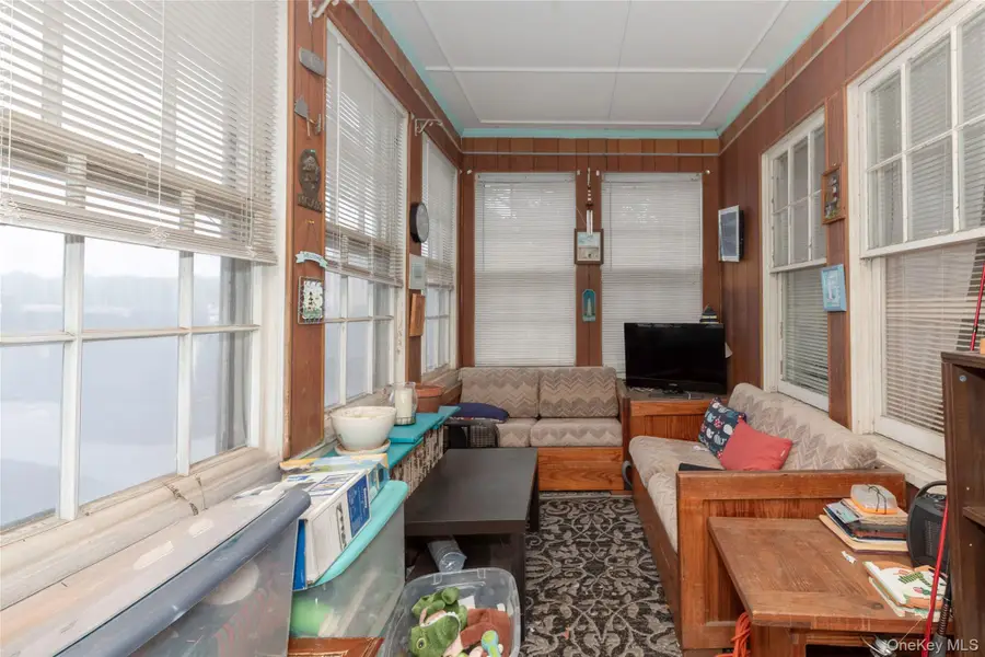 690 Minnieford Avenue, Bronx, NY 10464 - Image #2