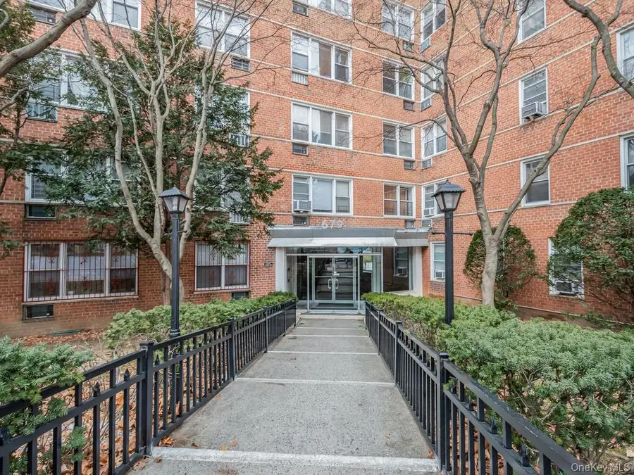 679 W 239th Street #1C, Bronx, NY 10463 - Image #2