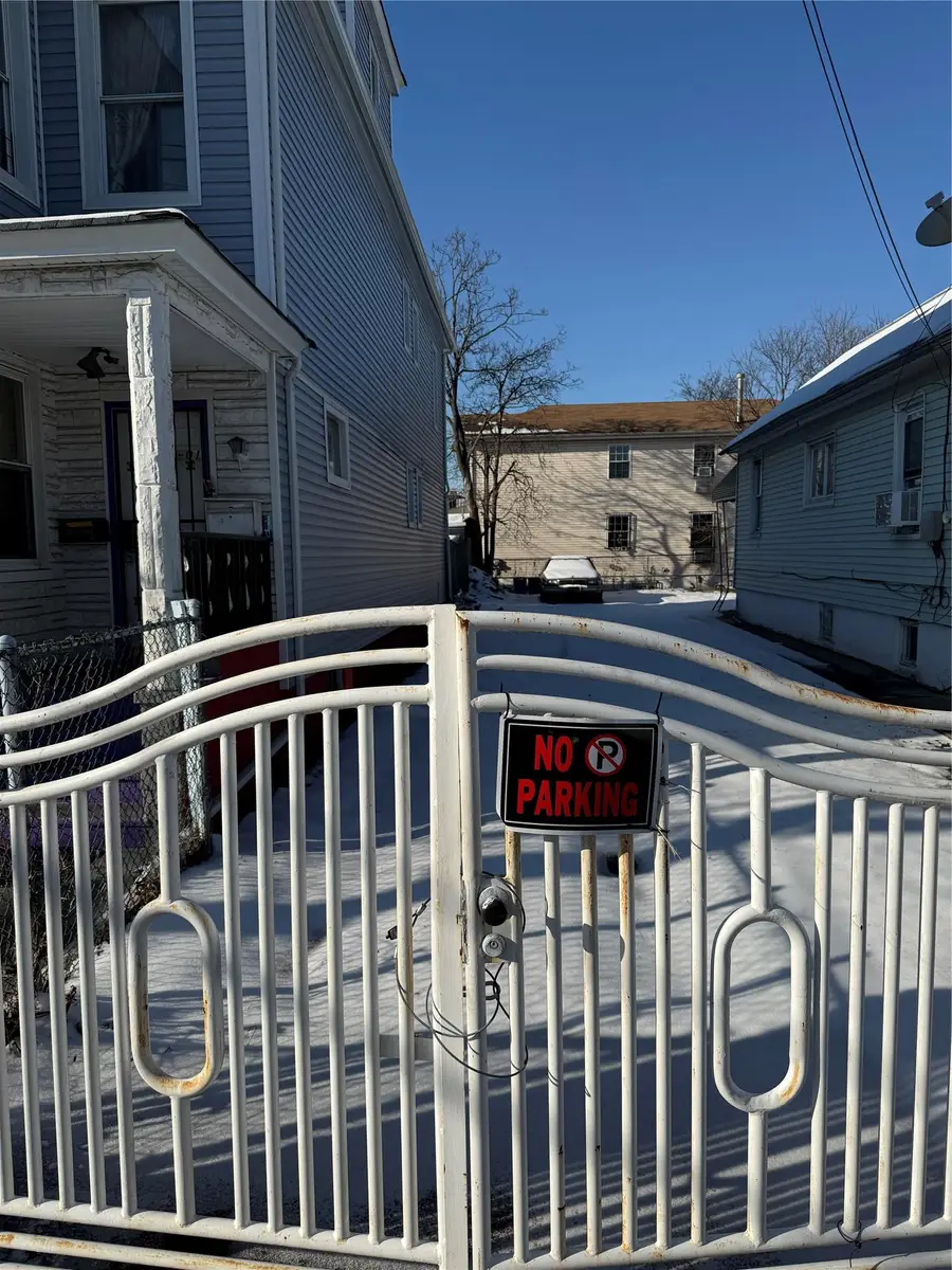 16905 104th Avenue, Jamaica, NY 11433 - Image #3