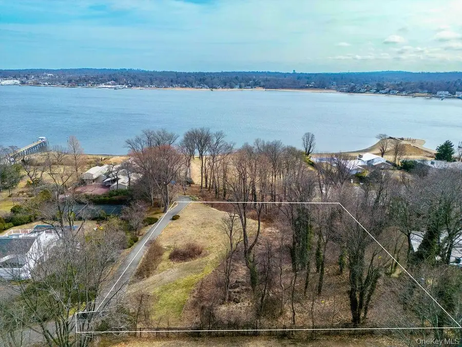 36 Pheasant Run Lane, Great Neck, NY 11024 - Image #2