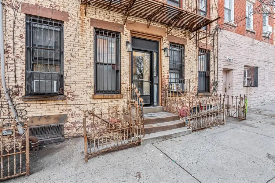 656 Henry Street, Brooklyn, NY 11231 - Image #2