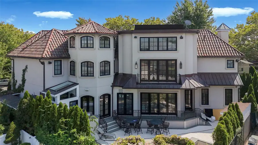 86 Gaylord Drive S, Brooklyn, NY 11234 - Image #2