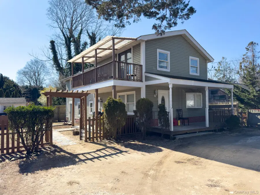 110 Flint Street, Greenport, NY 11944 - Image #2