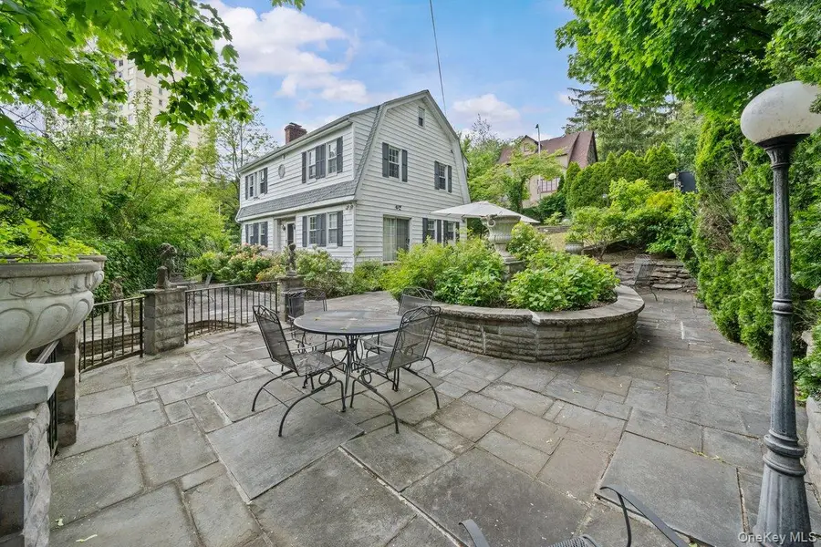 2711 Edgehill Avenue, Bronx, NY 10463 - Image #2