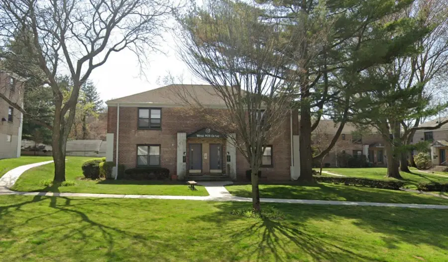 13 W Mill Drive #1A, Great Neck, NY 11021 - Image #2