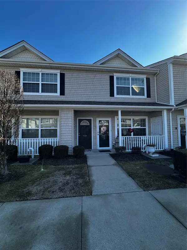 918 Willow Lane, Valley Stream, NY 11580