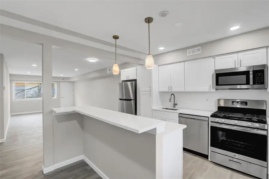 193 N Point Circle Circle #193, Coram, NY 11727 - Image #3