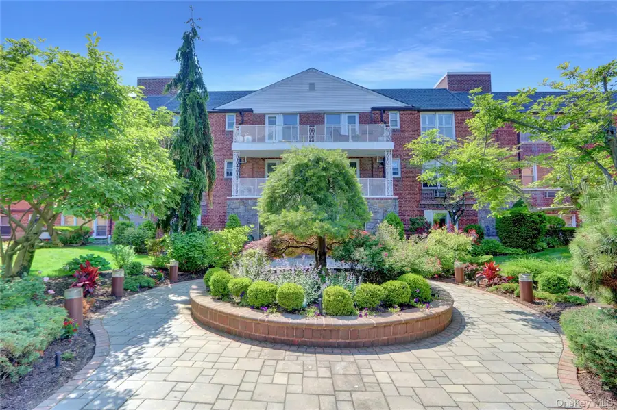 120 Morris Avenue #B17, Rockville Centre, NY 11570 - Image #2