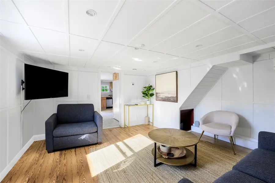 86 Old Country Road, East Quogue, NY 11942 - Image #2