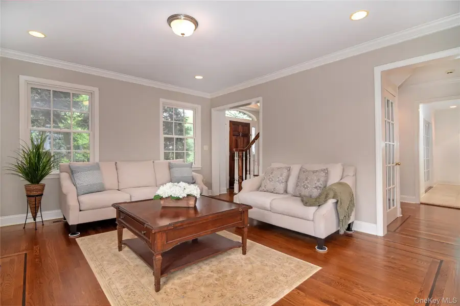 6 Hazen Street, Pelham, NY 10803 - Image #3