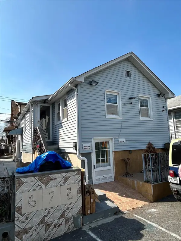 67 Edgewater Park Drive #67E, Bronx, NY 10465