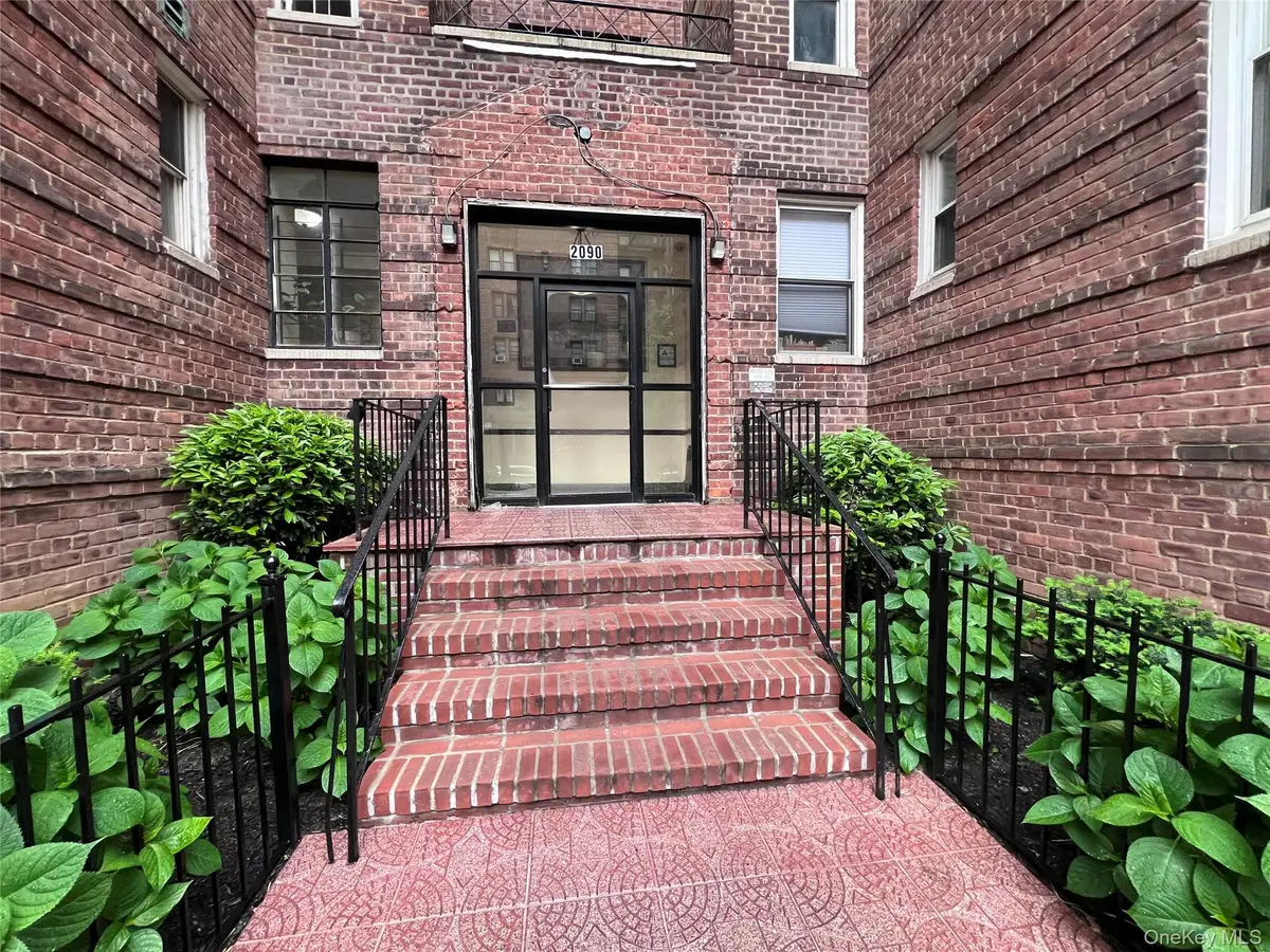 2090 Barnes Avenue #2H, Bronx, NY 10462 - Image #1
