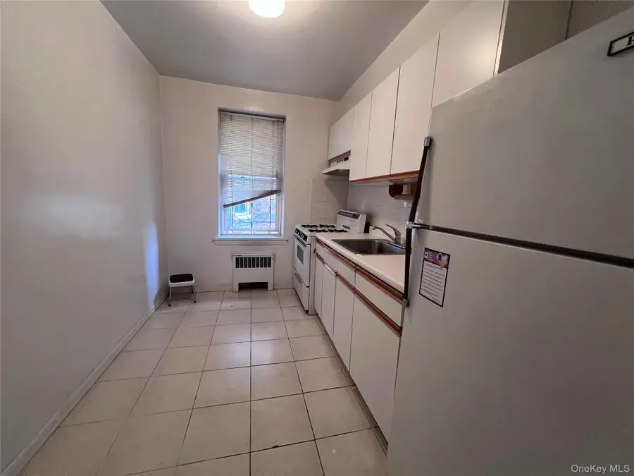 2090 Barnes Avenue #2H, Bronx, NY 10462 - Image #3
