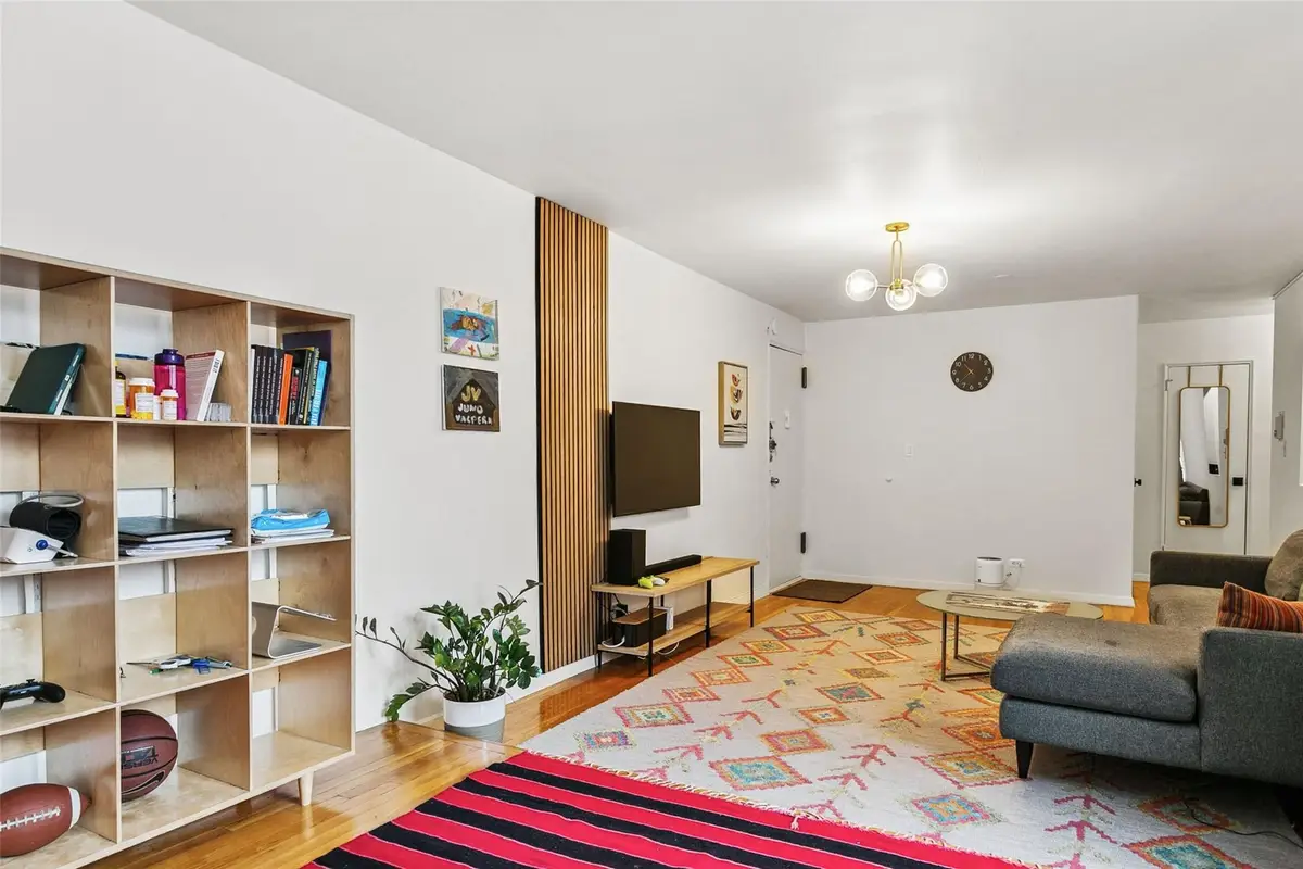 180 Van Cortlandt Park S #6J, Bronx, NY 10463 - Image #1