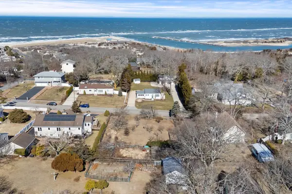 255 East Road, Mattituck, NY 11952