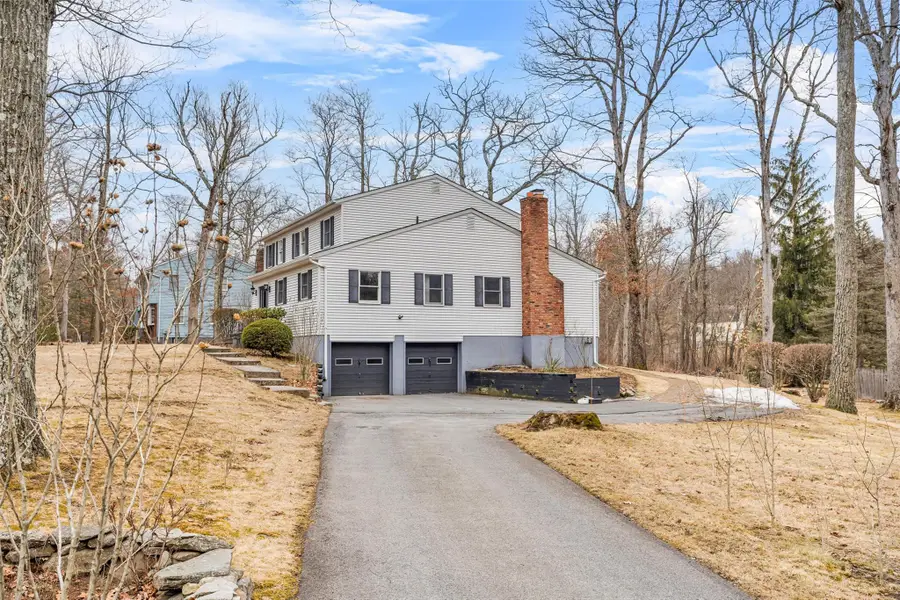 10 Leone Court, Woodbury, NY 10930 - Image #2