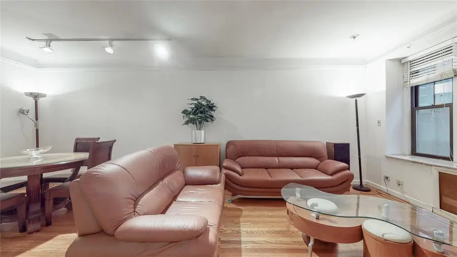 109-14 Ascan Avenue #1D, Forest Hills, NY 11375 - Image #3