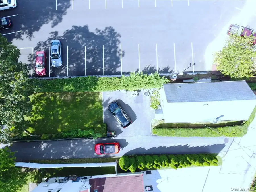 6 Morris Lane, Great Neck, NY 11024 - Image #3