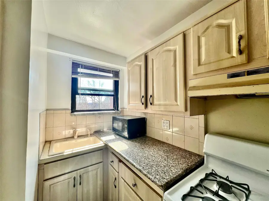 171 Pearsall Drive #5C, Mount Vernon, NY 10552 - Image #2