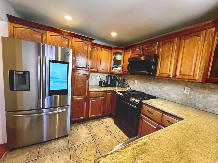 9317 201 Street, Hollis, NY 11423 - Image #3