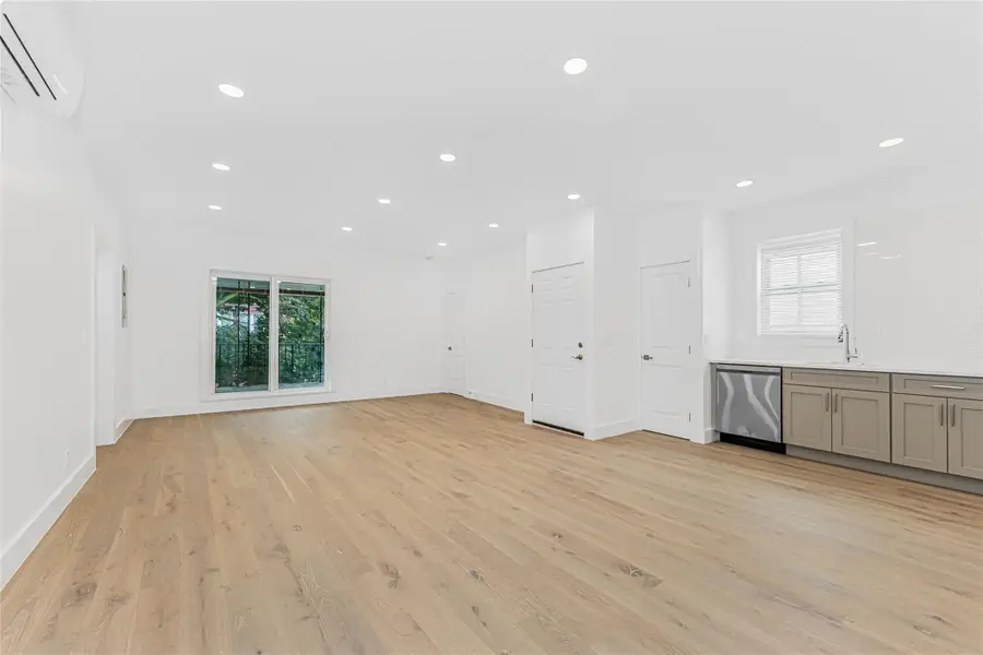 6140 Delafield Avenue, Bronx, NY 10471 - Image #2