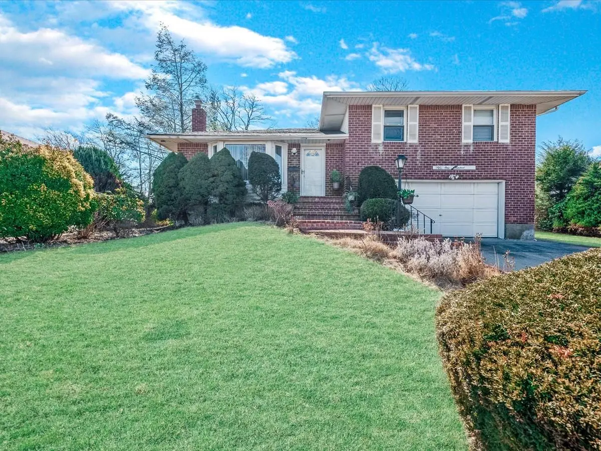 100 Robbins Lane, Jericho, NY 11753 - Image #1