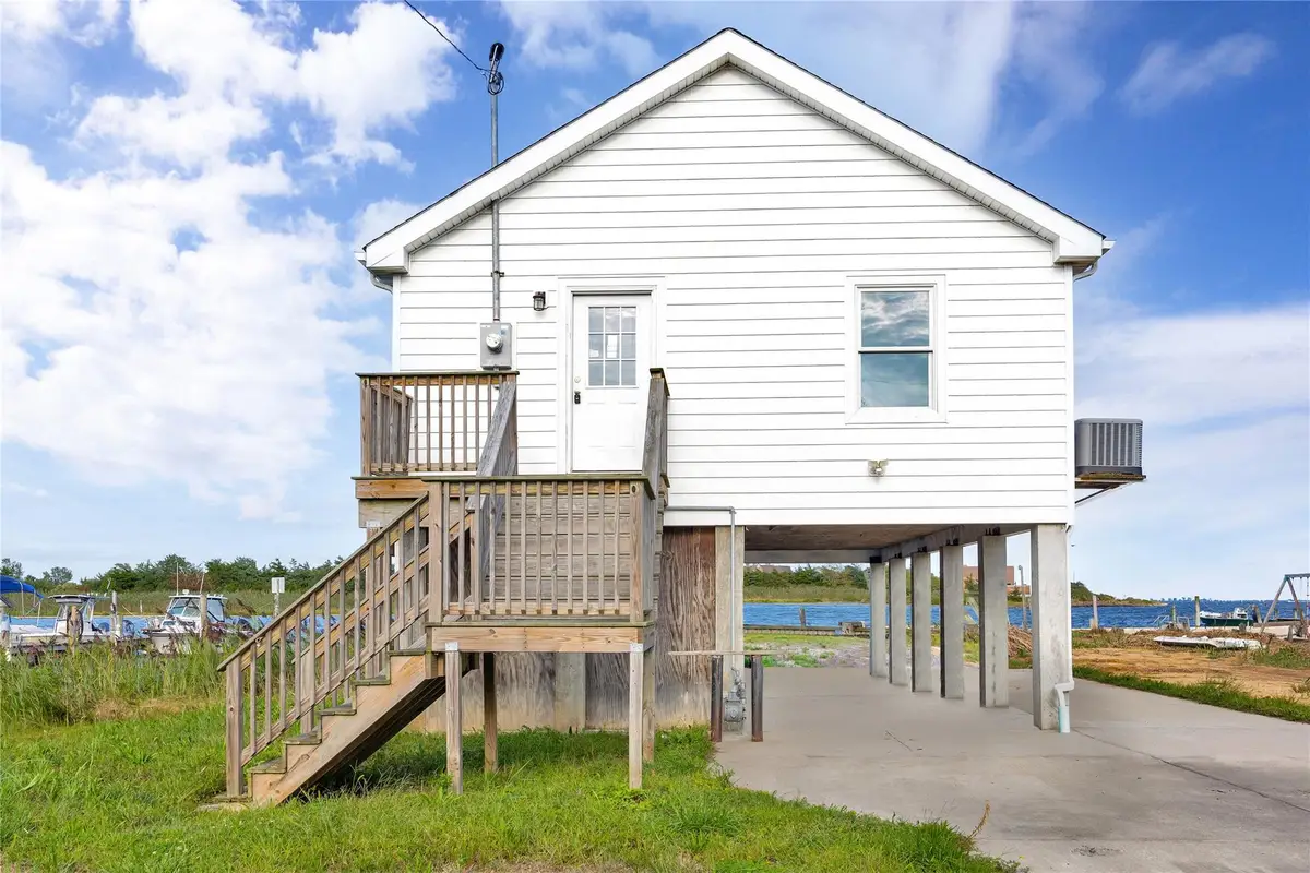 823 Venetian Boulevard, Lindenhurst, NY 11757 - Image #1