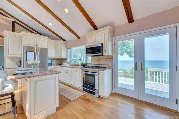 48 Crows Nest Drive, Baiting Hollow, NY 11901