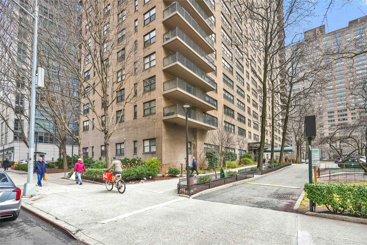 180 W End Avenue #23G, Manhattan, NY 10023 - Image #1
