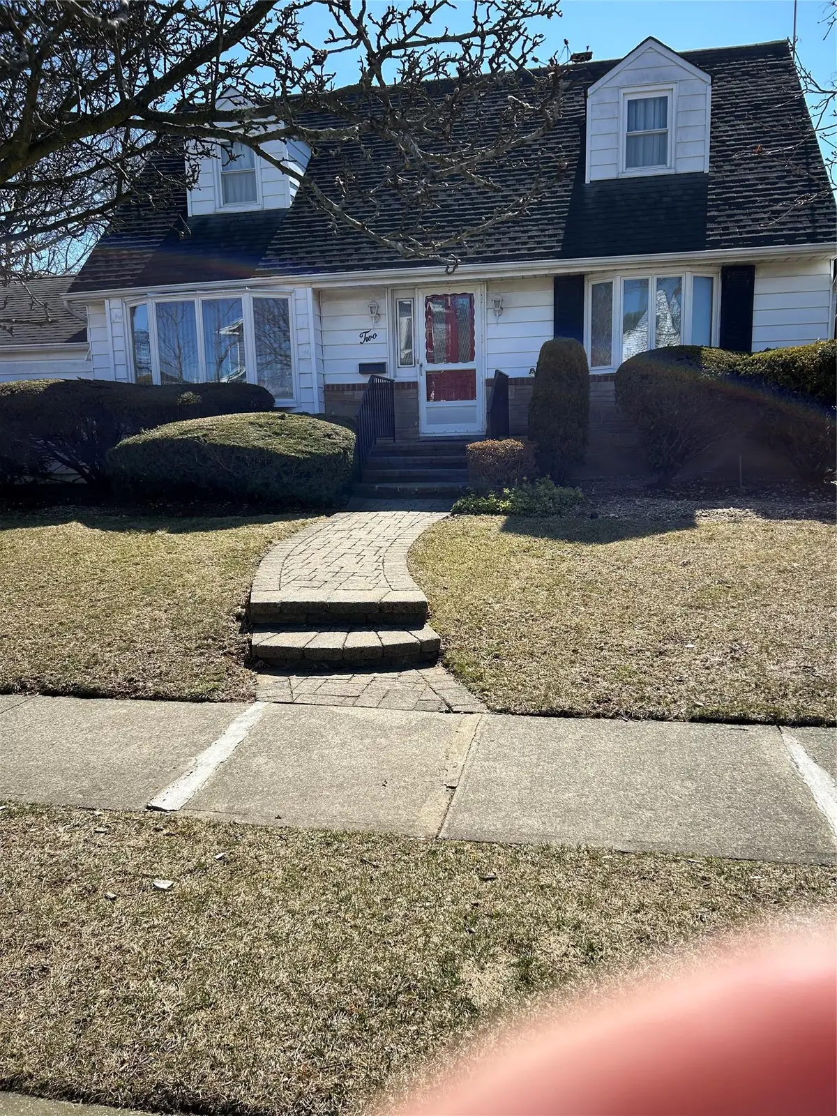 2 Yorkshire Road, New Hyde Park, NY 11040 - Image #1