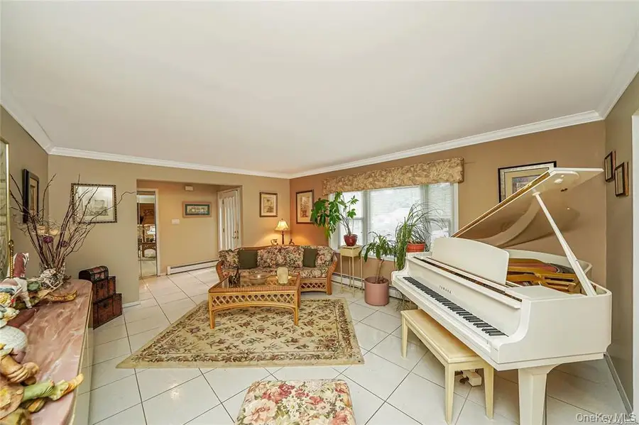 33 Peachtree Lane, Mount Sinai, NY 11766 - Image #3