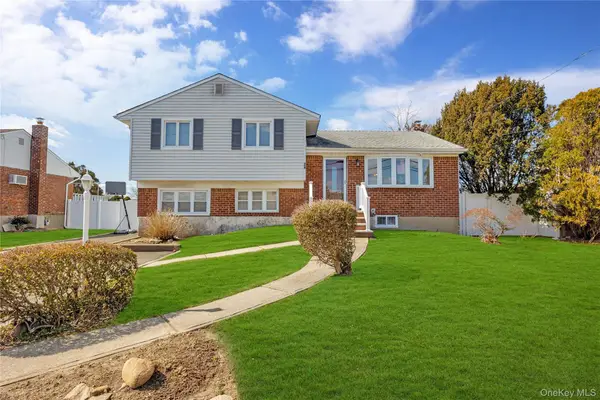 24 Monroe Avenue, Hicksville, NY 11801