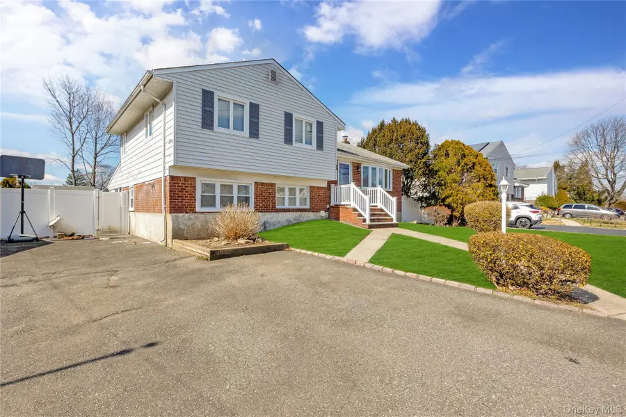 24 Monroe Avenue, Hicksville, NY 11801 - Image #2