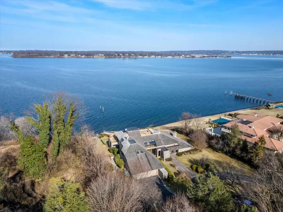 15 Gatsby Lane, Great Neck, NY 11024 - Image #2