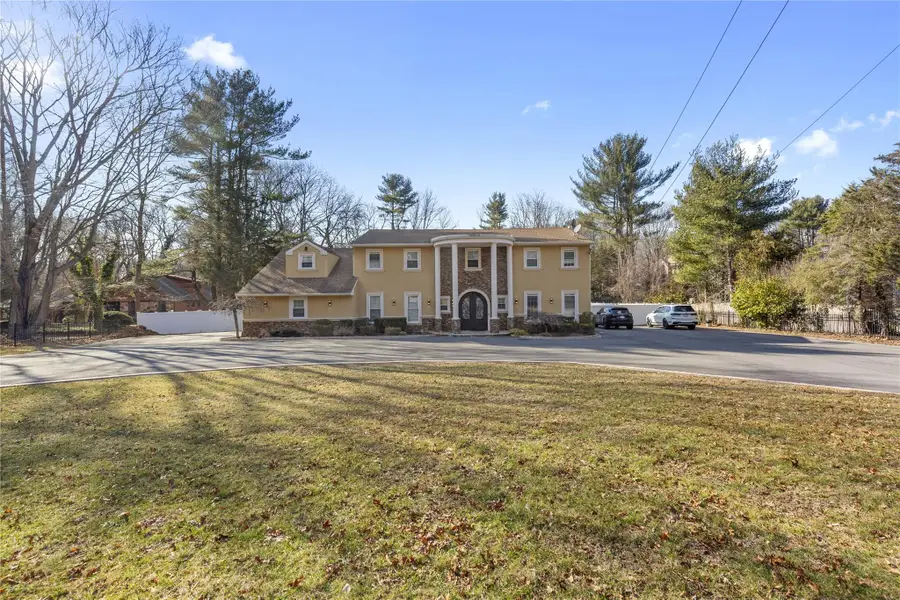 626 Caledonia Road, Dix Hills, NY 11746 - Image #3