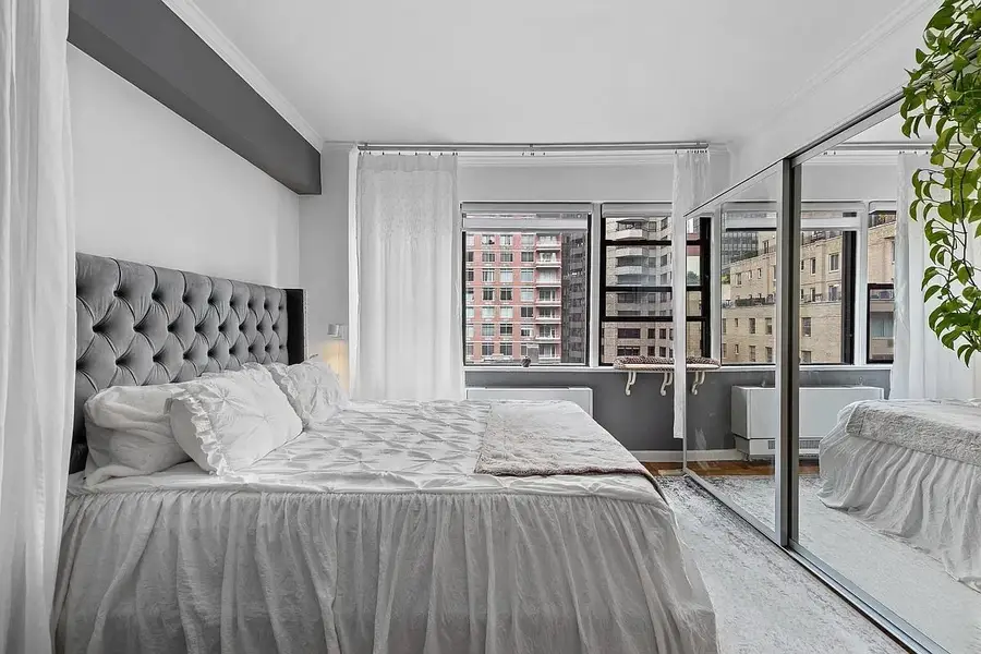 240 46 E #10E, Manhattan, NY 10017 - Image #2