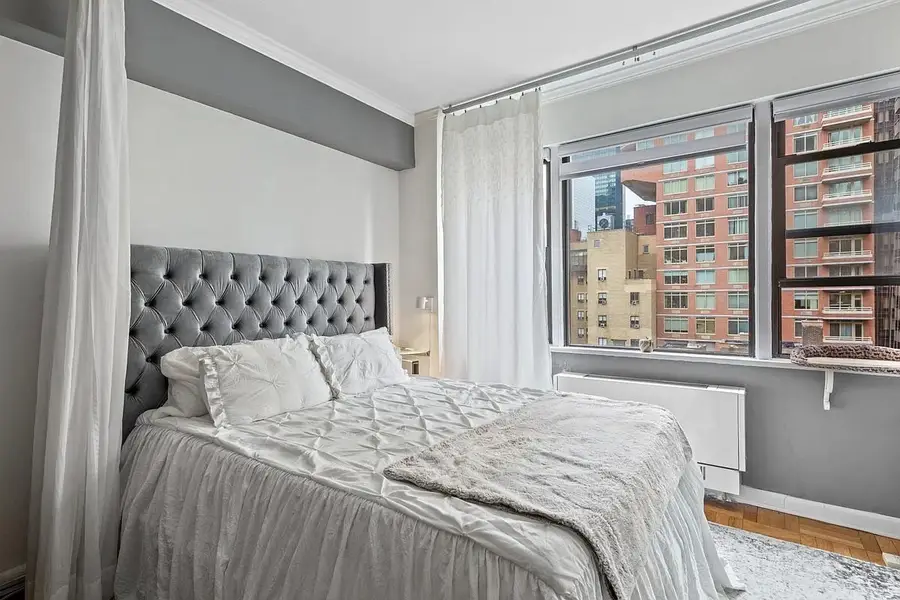 240 46 E #10E, Manhattan, NY 10017 - Image #3