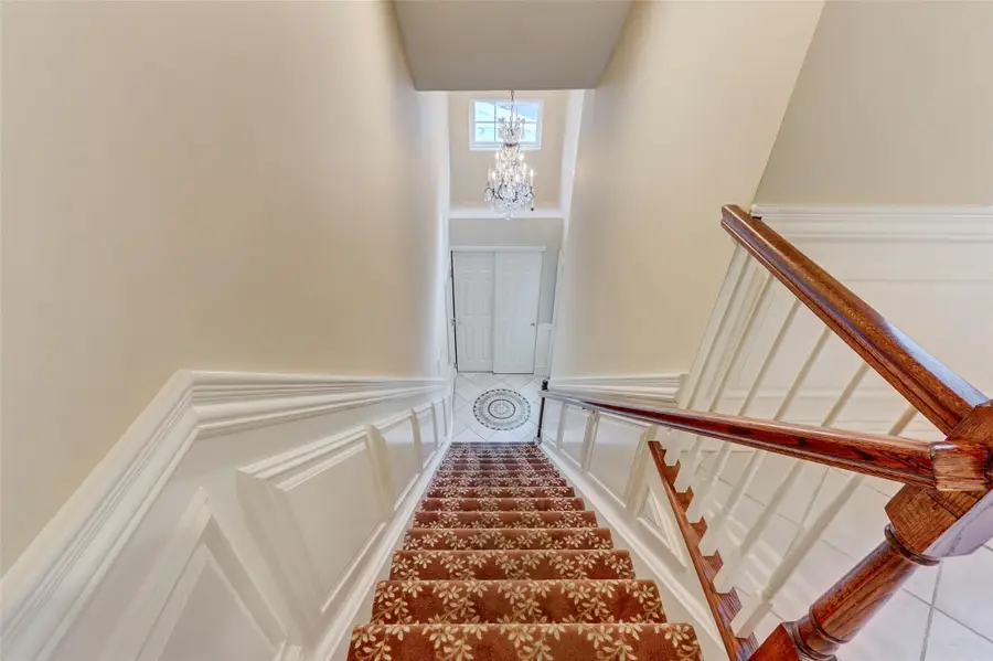 67 Carriage Lane, Plainview, NY 11803 - Image #3