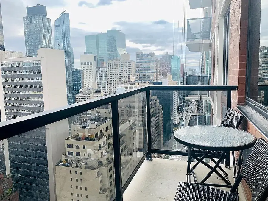 255 East 49 St #31C, Manhattan, NY 11017 - Image #2