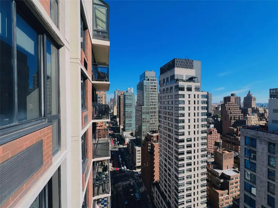 255 East 49 St #31C, Manhattan, NY 11017 - Image #3