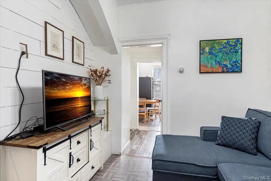 22 Jones Place, Yonkers, NY 10703 - Image #2