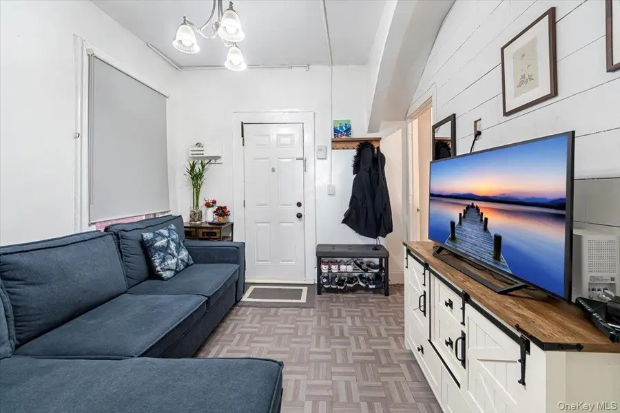 22 Jones Place, Yonkers, NY 10703 - Image #3