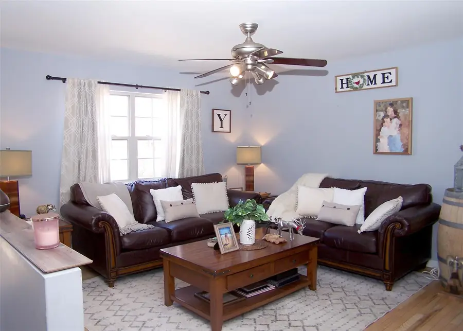 11 Doral Lane, Yaphank, NY 11980 - Image #3