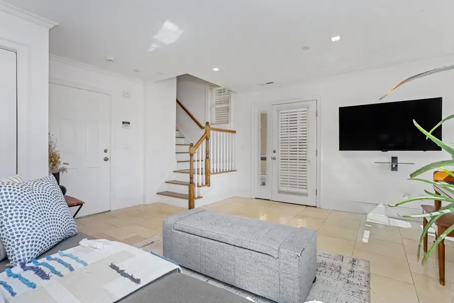 80 Old Boston Post Road #6, New Rochelle, NY 10801 - Image #2