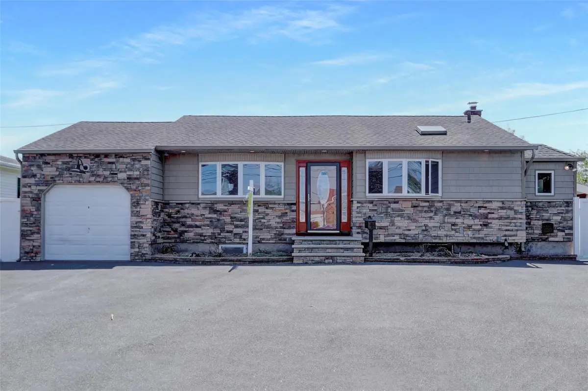 62 Lambert Ave Avenue, Farmingdale, NY 11735 - Image #1