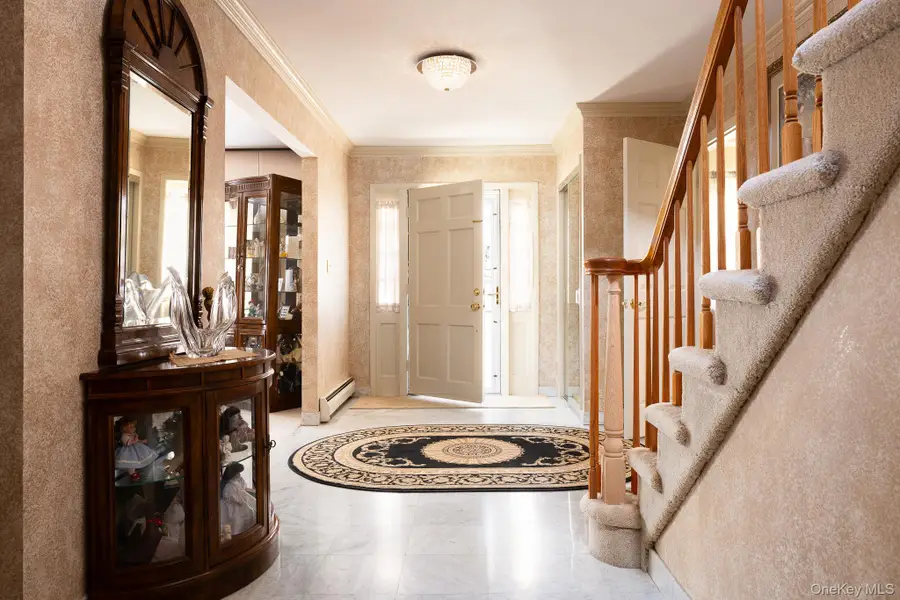 53 Tulipwood Dr, Commack, NY 11725 - Image #3